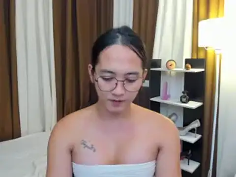 Snapshot of URHottestAngel chatting on 26, 11, 2025 URHottestAngel online show from 26, 11, 2025