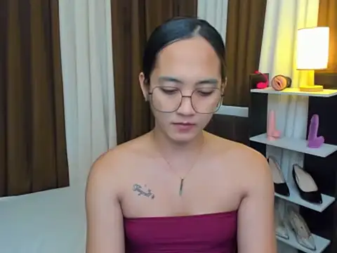 Snapshot of URHottestAngel chatting on 27, 10, 2025 URHottestAngel online show from 27, 10, 2025