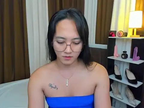 Snapshot of URHottestAngel chatting on 29, 10, 2025 URHottestAngel online show from 29, 10, 2025