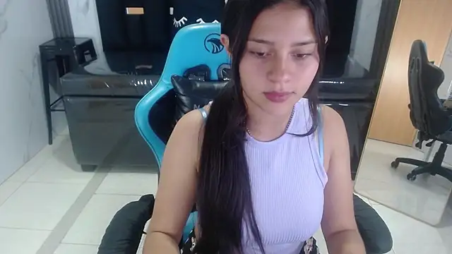 Emilia love a online show from 15, 10, 2025