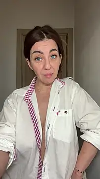 Roxanne Skye online show from 26, 11, 2025