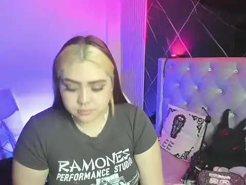 im bunny   online show from 28, 11, 2025