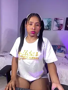 SophieW1 online show from 6, 11, 2025