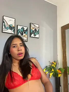 Snapshot of SophieW1 chatting on 12, 6, 2026 SophieW1 online show from 12, 6, 2026