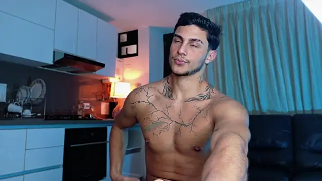 Snapshot of LeoCavalli_ chatting on 9, 10, 2025 LeoCavalli online show from 9, 10, 2025