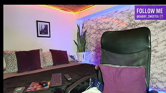 Gabbysweet0 online show from 19, 11, 2025