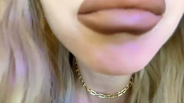 Snapshot of Politeeliza chatting on 13, 5, 2026 Politeeliza online show from 13, 5, 2026
