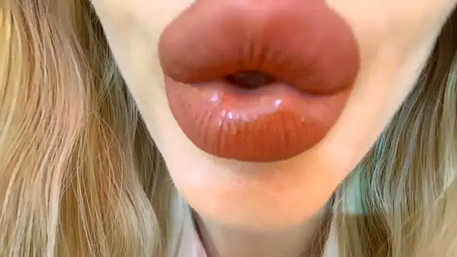 Snapshot of Politeeliza chatting on 5, 5, 2026 Politeeliza online show from 5, 5, 2026