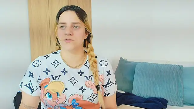 Snapshot of Dakota_Megan_69 chatting on 13, 11, 2025 Dakota Megan 69 online show from 13, 11, 2025