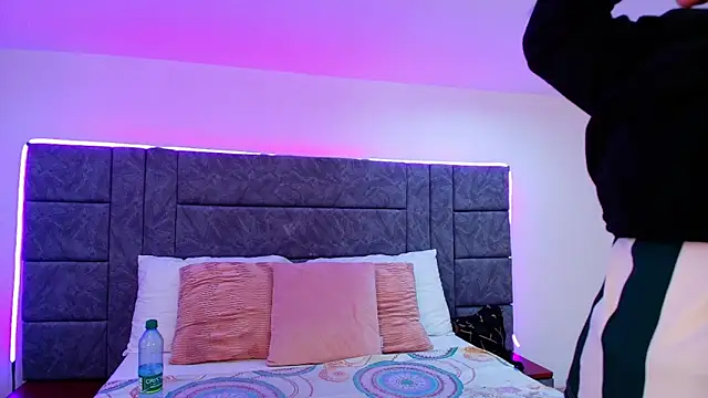 Dakota Megan 69 online show from 13, 2, 2026