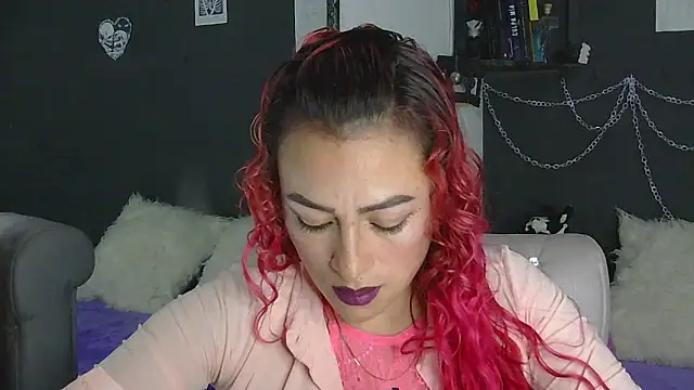 Snapshot of MeganBrown4 chatting on 1, 5, 2026 MeganBrown4 online show from 1, 5, 2026