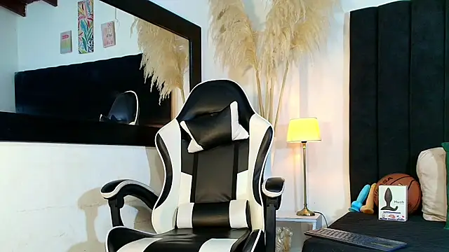 MaicolParker  online show from 6, 6, 2026