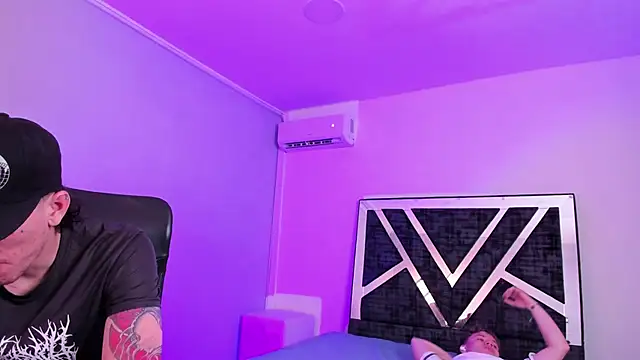 Handsomeboyss19 online show from 5, 2, 2026