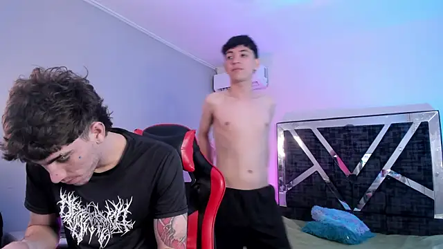 Handsomeboyss19 online show from 18, 4, 2026