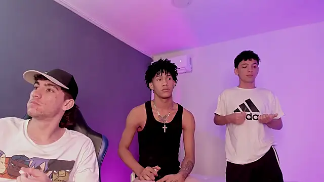 Snapshot of Handsomeboyss19 chatting on 1, 7, 2026 Handsomeboyss19 online show from 1, 7, 2026
