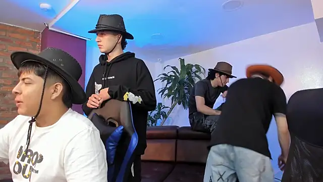 Snapshot of Handsomeboyss19 chatting on 22, 11, 2025 Handsomeboyss19 online show from 22, 11, 2025