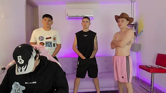 Snapshot of Handsomeboyss19 chatting on 18, 11, 2025 Handsomeboyss19 online show from 18, 11, 2025