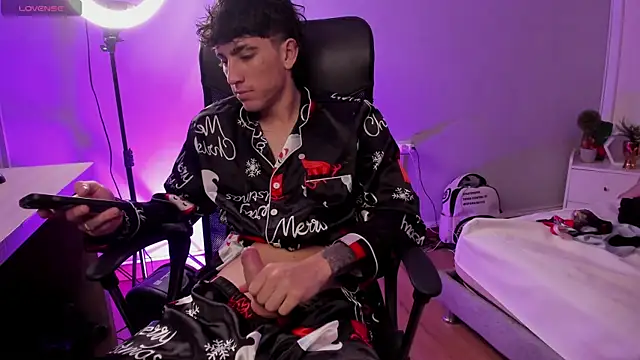 Handsomeboyss19 online show from 17, 12, 2025