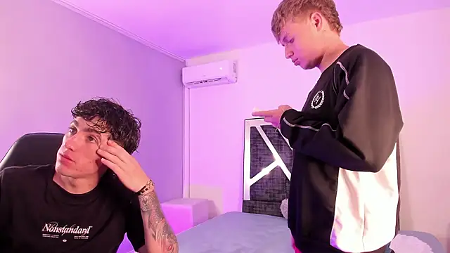 Handsomeboyss19 online show from 10, 2, 2026