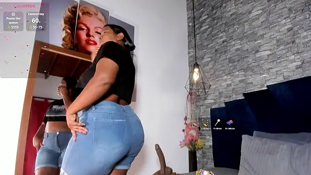 Snapshot of Emily_Brown18 chatting on 19, 3, 2026 Emily Brown18 online show from 19, 3, 2026