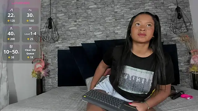 Snapshot of Emily_Brown18 chatting on 3, 12, 2025 Emily Brown18 online show from 3, 12, 2025