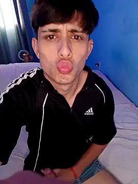 Snapshot of matiatr1112 chatting on 12, 11, 2025 matiatr1112 online show from 12, 11, 2025