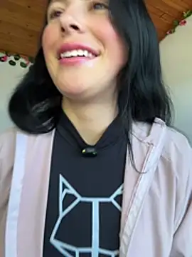 Mia salinass online show from 15, 7, 2026