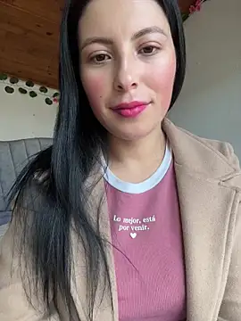 Mia salinass online show from 24, 7, 2026