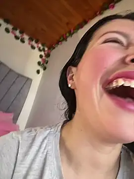Mia salinass online show from 1, 6, 2026
