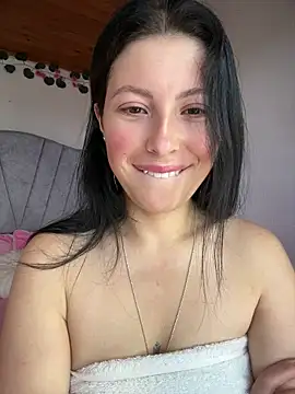 Mia salinass online show from 5, 5, 2026