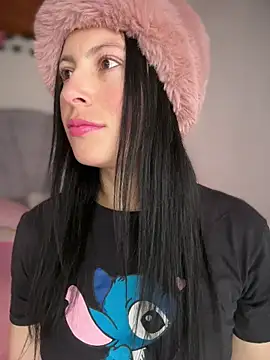 Mia salinass online show from 5, 4, 2026