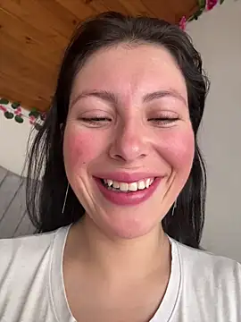 Mia salinass online show from 11, 3, 2026