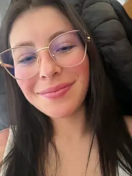 Mia salinass online show from 19, 3, 2026