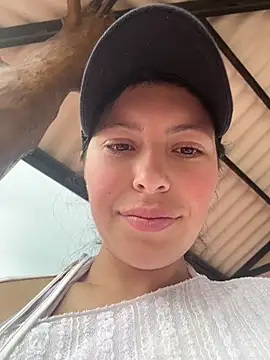 Mia salinass online show from 5, 7, 2026
