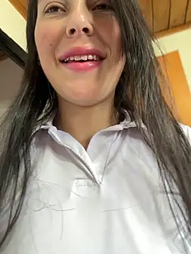 Mia salinass online show from 4, 11, 2025