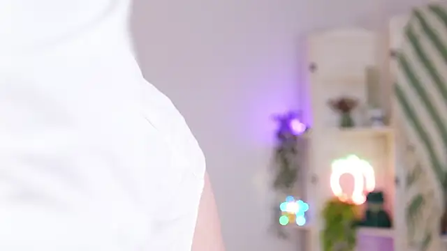 Snapshot of Island_Peach chatting on 22, 3, 2026 Island Peach online show from 22, 3, 2026