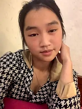 Snapshot of -Lie-06 chatting on 3, 10, 2025 -Lie-06 online show from 3, 10, 2025