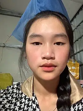 Snapshot of -Lie-06 chatting on 10, 9, 2025 -Lie-06 online show from 10, 9, 2025