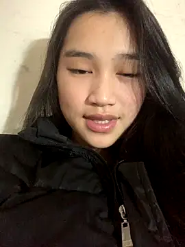 Snapshot of -Lie-06 chatting on 28, 11, 2025 -Lie-06 online show from 28, 11, 2025