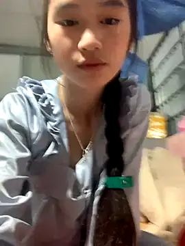 Snapshot of -Lie-06 chatting on 12, 9, 2025 -Lie-06 online show from 12, 9, 2025