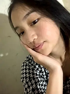 Snapshot of -Lie-06 chatting on 8, 11, 2025 -Lie-06 online show from 8, 11, 2025