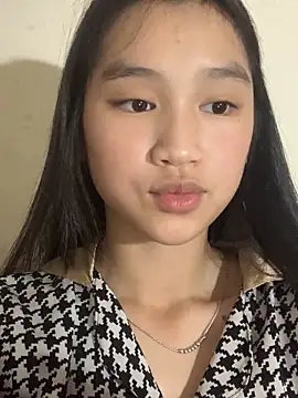 Snapshot of -Lie-06 chatting on 10, 10, 2025 -Lie-06 online show from 10, 10, 2025