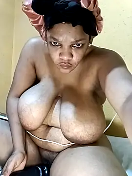 HappygalTheQueen online show from 18, 12, 2025