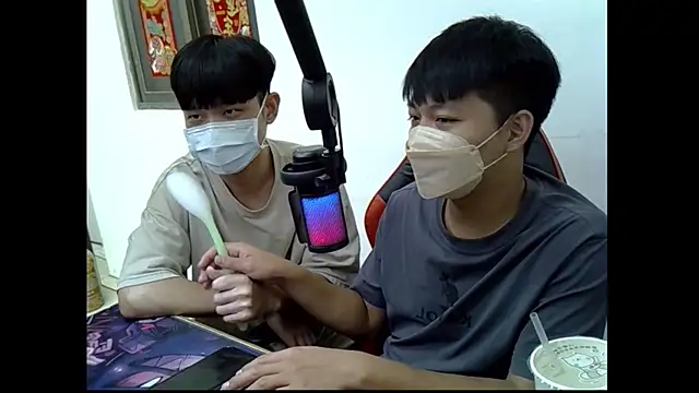 Snapshot of zhu000000 chatting on 14, 10, 2025 zhu000000 online show from 14, 10, 2025