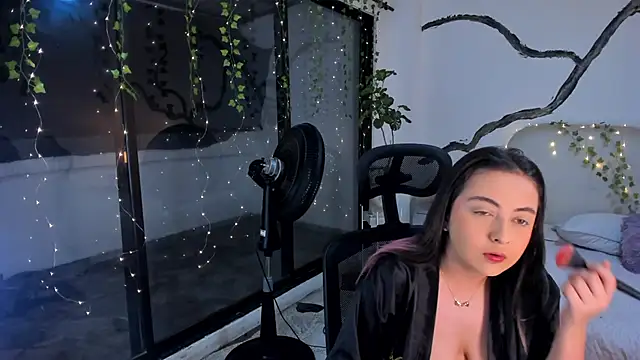 SarahCastro1  online show from 19, 11, 2025