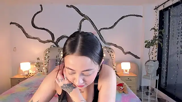 SarahCastro1  online show from 4, 12, 2025