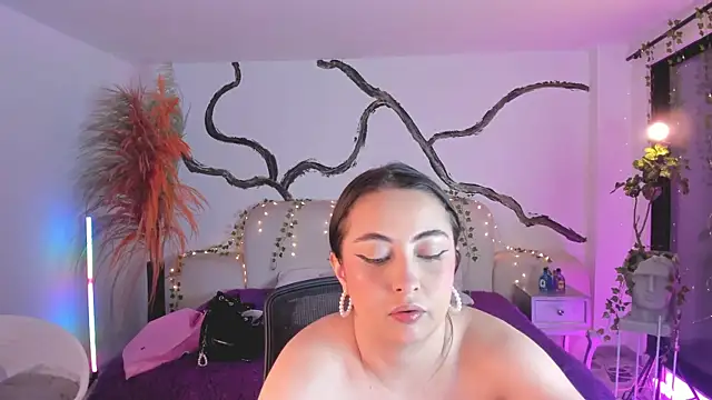 SarahCastro1  online show from 13, 10, 2025