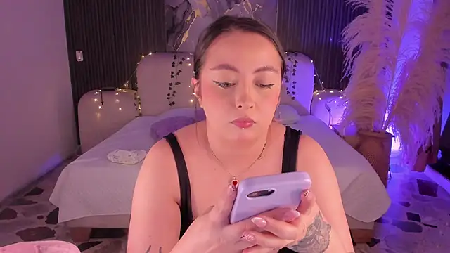 SarahCastro1  online show from 25, 3, 2026