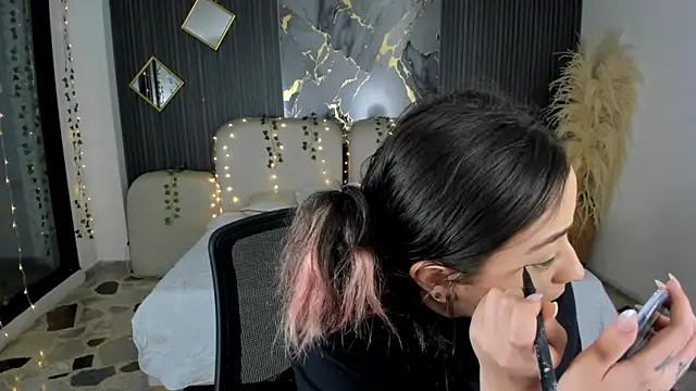 SarahCastro1  online show from 6, 1, 2026