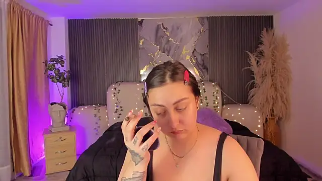 SarahCastro1  online show from 21, 4, 2026